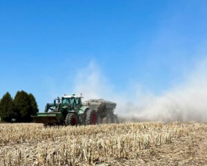Mercier-et-fils-transport-tracteur-chaux-2
